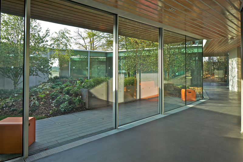 Illustration for article titled 5 Buildings Designed To Make Cancer Treatment a Little More Bearable